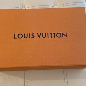 Louis Vuitton Signature magnetic closure box 11 x 7 x 3